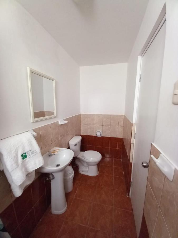 Hostal Los Frayles パラカス エクステリア 写真