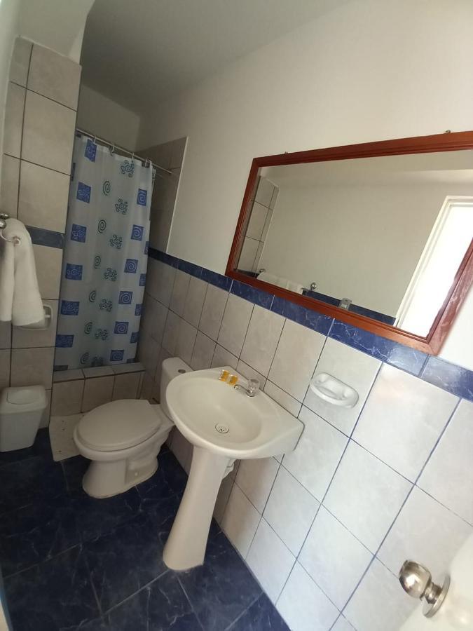 Hostal Los Frayles パラカス エクステリア 写真