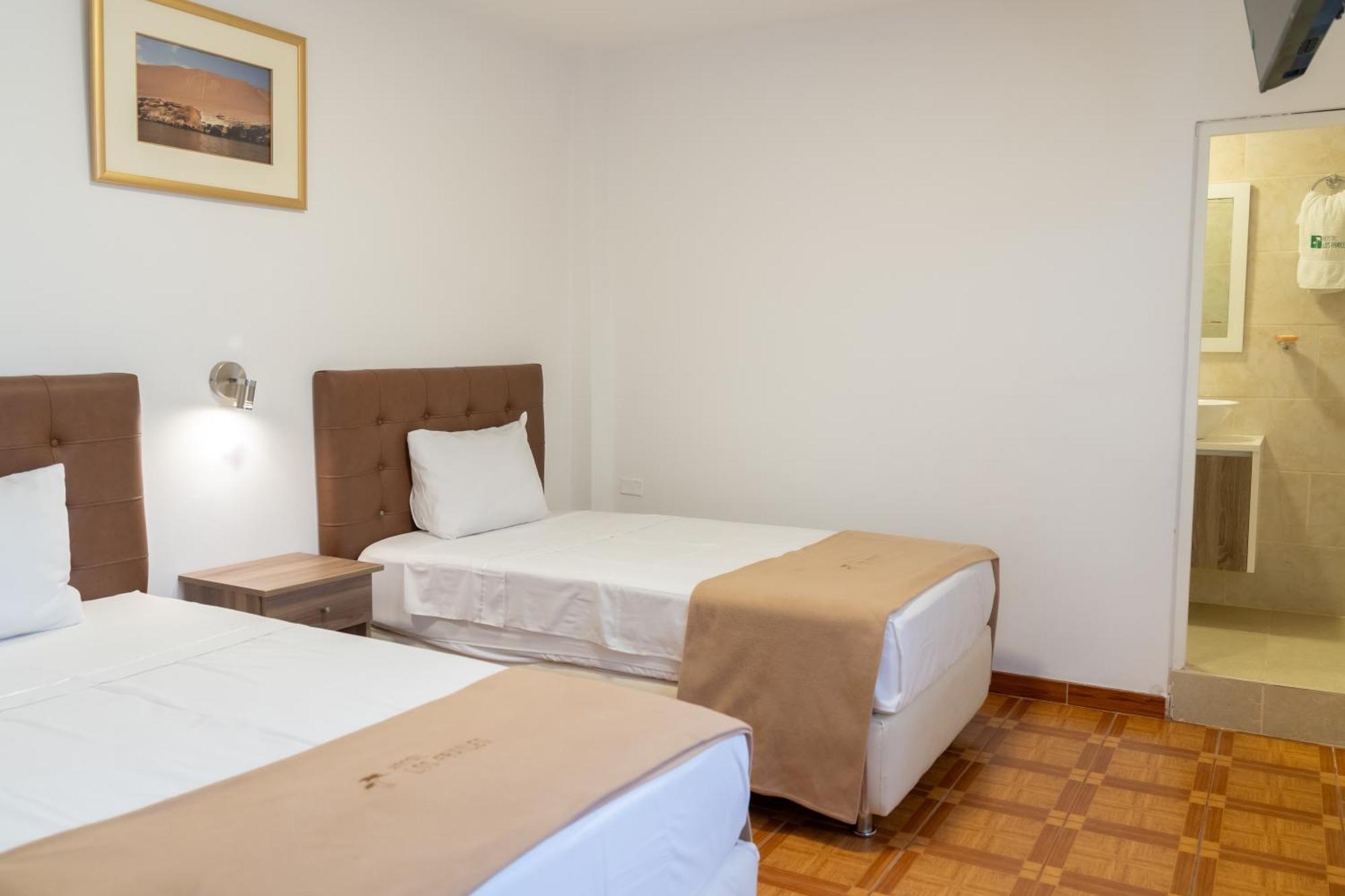 Hostal Los Frayles パラカス エクステリア 写真