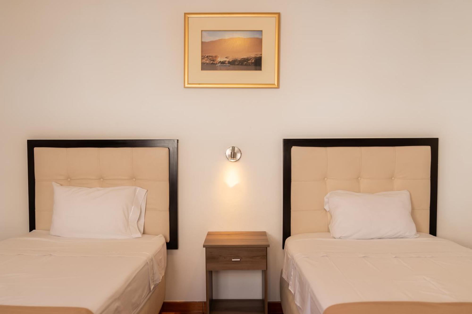 Hostal Los Frayles パラカス エクステリア 写真