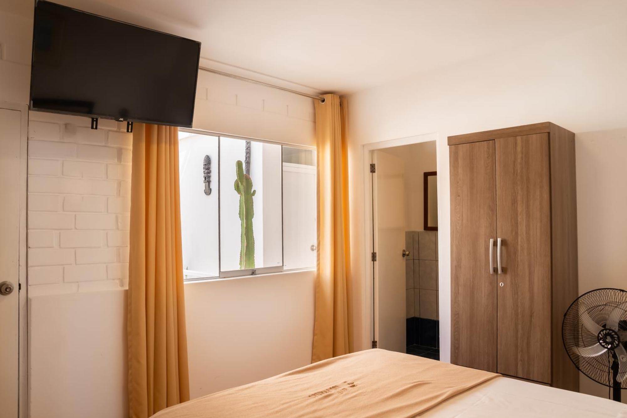 Hostal Los Frayles パラカス エクステリア 写真